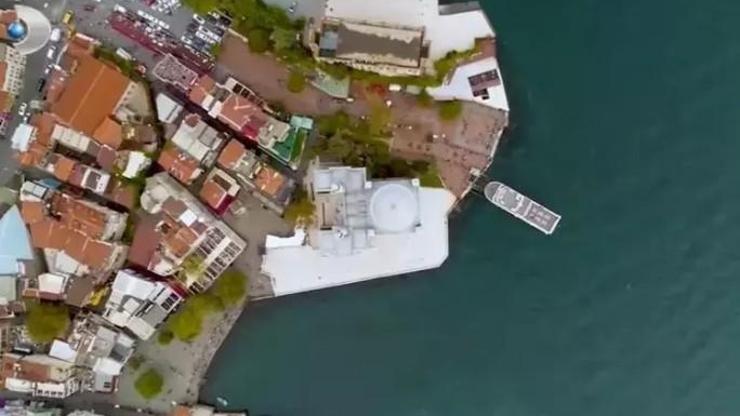 Fatih Mühürdar’ın Boğaz Manzaralı Evi Görenleri Büyülüyor Nostaljik Detaylarla Bezenmiş Şahane Bir Yaşam Alanı