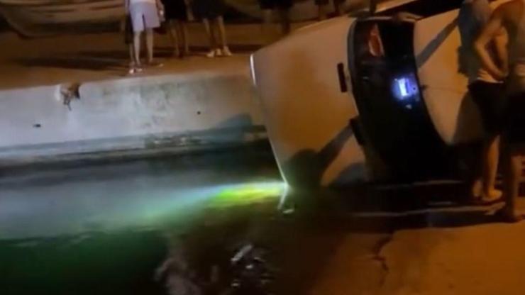 Kontrolden çıkan otomobil kaz ayaptı:  2 yaralı