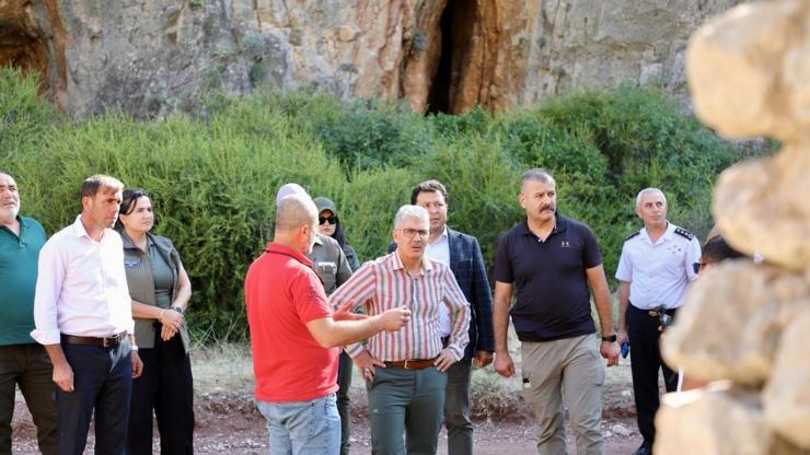 Vali Çelik, Emli Vadisi’nde incelemelerde bulundu Vali Çelik, Emli Vadisi’nde incelemelerde bulundu