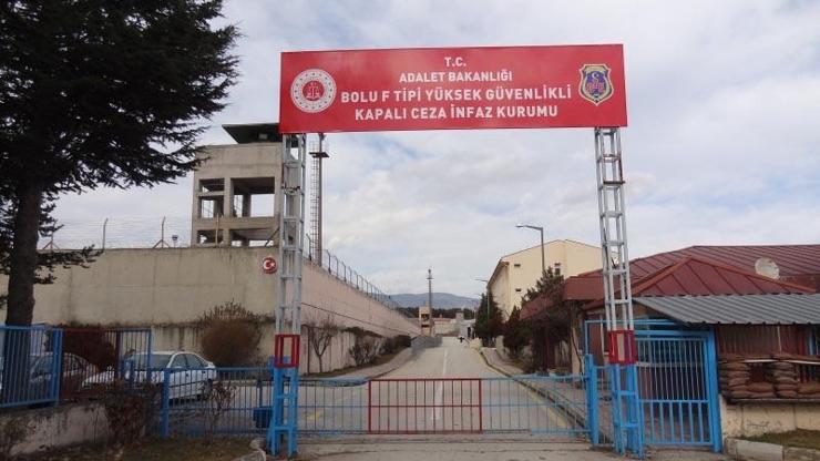 Cezaevinde koğuş arkadaşını bıçakla öldürdü Cezaevinde koğuş arkadaşını bıçakla öldürdü
