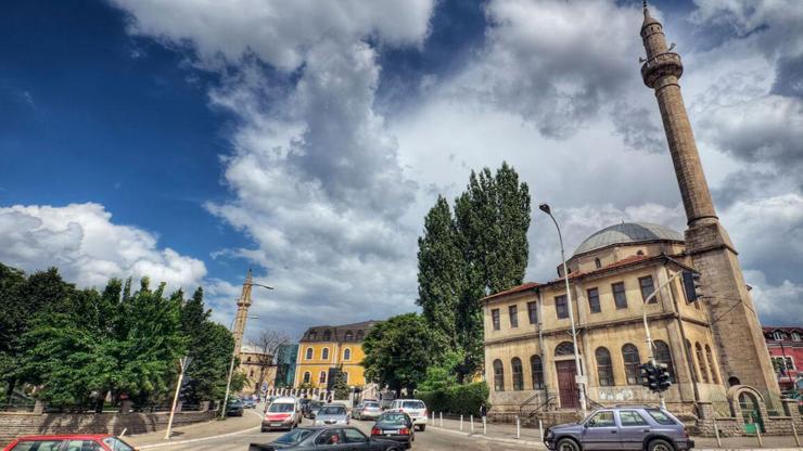 Kosova’da Gezilecek Yerler, Lezzet Durakları ve Gece Hayatı: Priştine Seyahat Rehberi