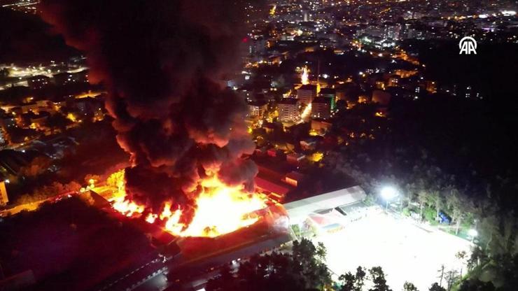 SON DAKİKA | Çekmeköy'de ormana yakın fabrikada yangın! SON DAKİKA | Çekmeköy'de ormana yakın fabrikada yangın!