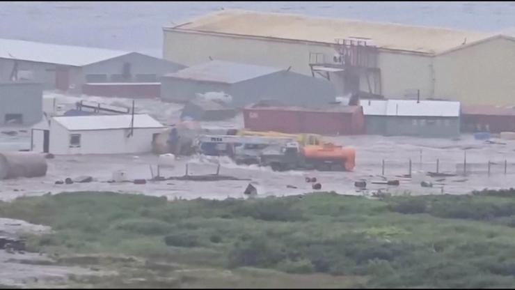 Yer: Rusya… Tsunami anları kameralara böyle yansıdı