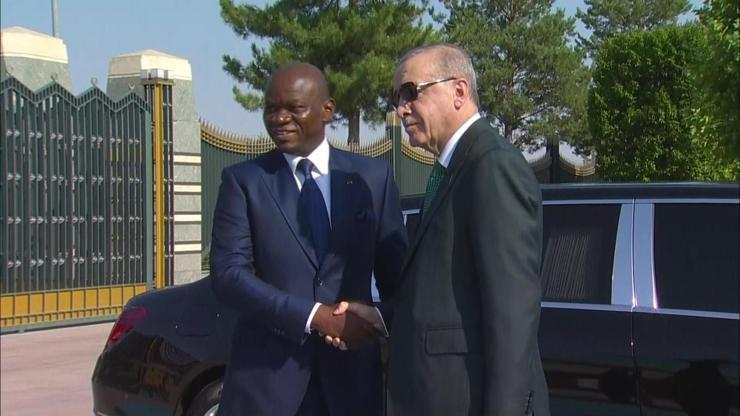 Gabon Cumhurbaşkanı Nguema Ankarada: Yeni anlaşmalar için imzalar atılacak