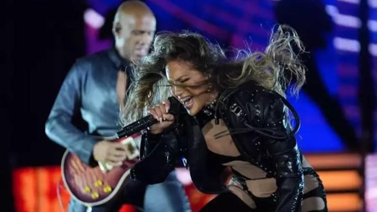 Jennifer Lopez İstanbulda Fırtına Gibi Esti Muhteşem Sahne Performansı Büyüledi