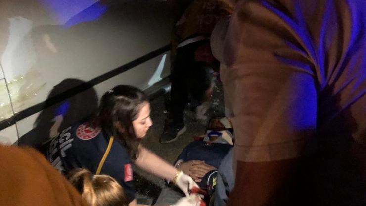 Mardin'de minibüsle çarpışan motosikletteki 2 kişi yaralandı Mardin'de minibüsle çarpışan motosikletteki 2 kişi yaralandı