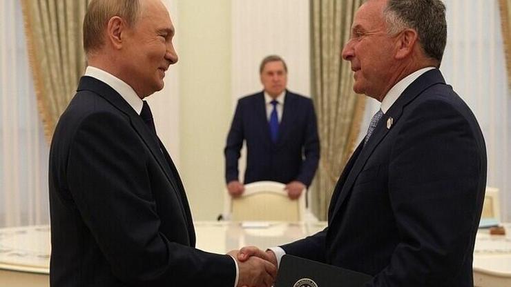 Putin- Witkoff görüşmesi sona erdi Görüşmede dikkat çeken detaylar: Merak uyandıran mühürlü defter