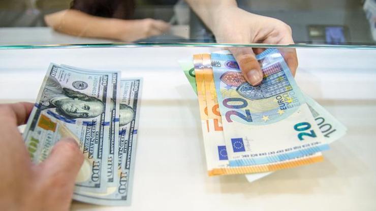 euro-dolar-karsisinda-hiz-kazaniyor-iste-yeni-tahminler