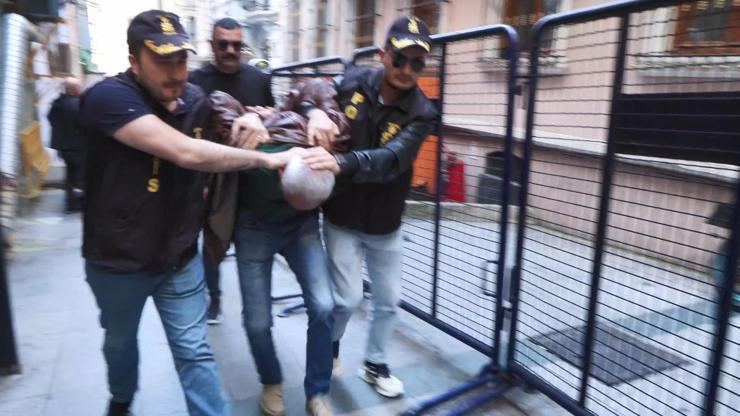 Özgür Özel'e saldırı davası ikinci kez ertelendi... Selçuk Tengioğlu: Aptallıkla yapılmış bir hareketti