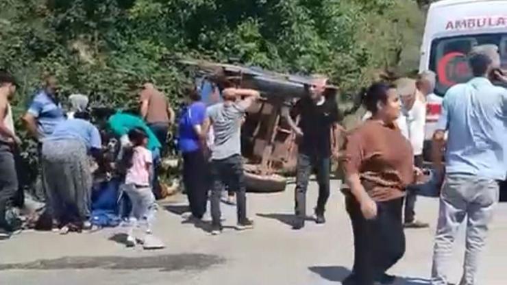 Devrilen fındık işçilerinin taşındığı römork devrildi; 7 yaralı
