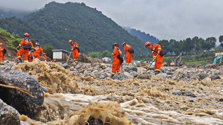 Çin’de sel felaketi: 15 ölü