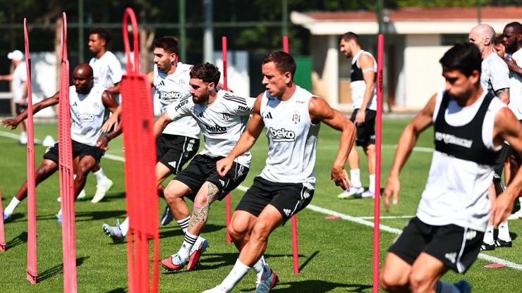 Beşiktaşta iki günlük izin sona erdi St. Patricks maçı hazırlıkları başladı...