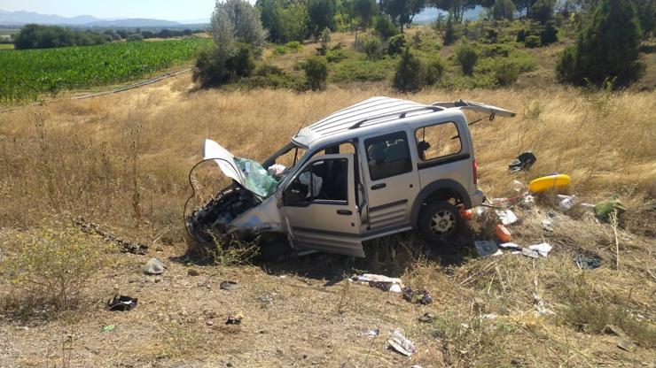Konya'da feci kaza: 2 ölü, 3 yaralı Konya'da feci kaza: 2 ölü, 3 yaralı