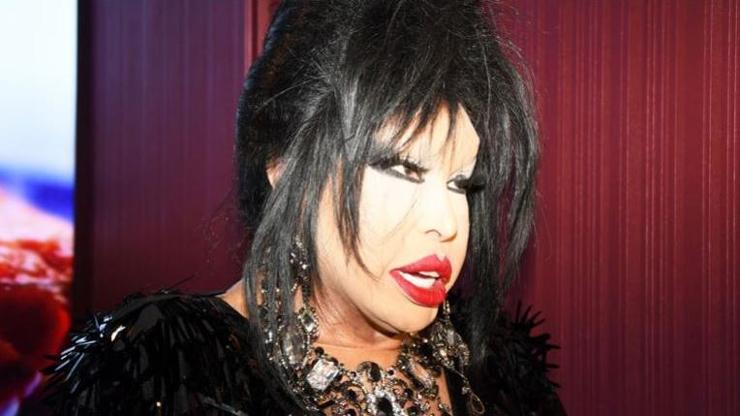 Bülent Ersoy Esti Gürledi: Sesin Yok İnsanları Kandırma Defolun Evinize Gidin Ben Bu Bitikleri Sesimle Döverim Yine Hepinize Tokadı Bastım