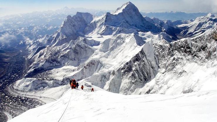 Everestte 10 yıl sonra bir ilk