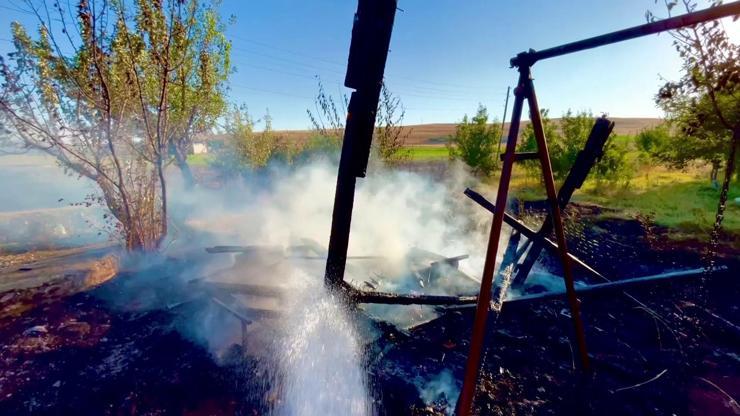 Elazığ’da bahçede çıkan yangın söndürüldü