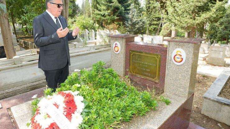 Beşiktaş'ın efsane başkanı Süleyman Seba kabri başında anıldı Beşiktaş'ın efsane başkanı Süleyman Seba kabri başında anıldı