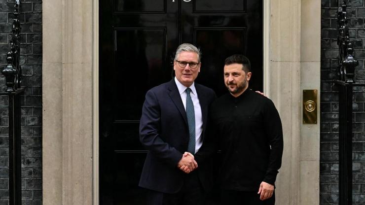 Starmer ve Zelenski, Londra'da bir araya geldi