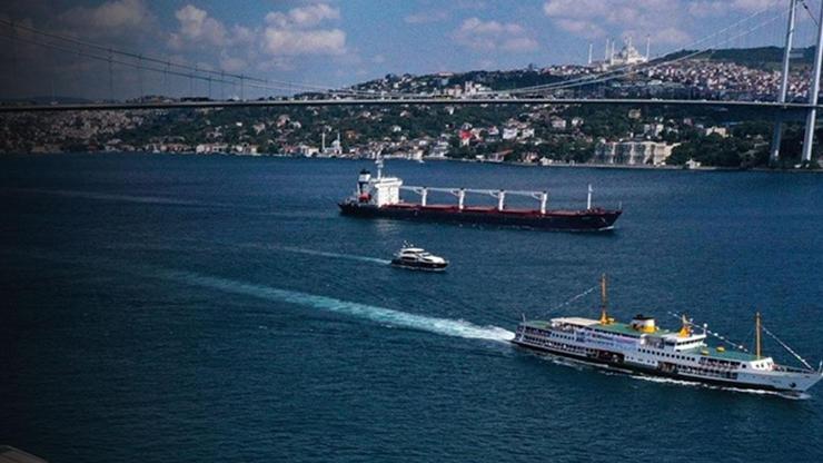 İstanbul Boğazı'nda gemi trafiği çift yönde askıya alındı İstanbul Boğazı'nda gemi trafiği çift yönde askıya alındı