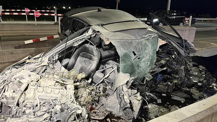 Kuzey Marmara Otoyolu'nda feci kaza! Bariyere çarpan sürücü hayatını kaybetti Kuzey Marmara Otoyolu'nda feci kaza! Bariyere çarpan sürücü hayatını kaybetti