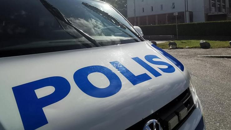 İsveç'te cuma namazı çıkışında silahlı saldırı: 2 yaralı İsveç'te cuma namazı çıkışında silahlı saldırı: 2 yaralı