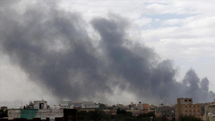 Yemenin başkenti Sanada patlama sesleri duyuldu