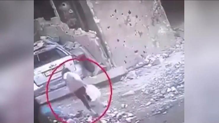 İsrail savaş uçakları, Gazzede su taşıyan kızı böyle hedef aldı