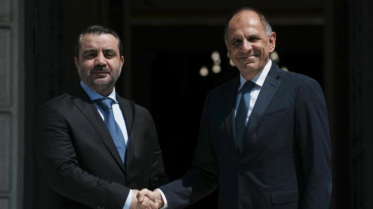 Suriye Dışişleri Bakanı Şeybani Atinada