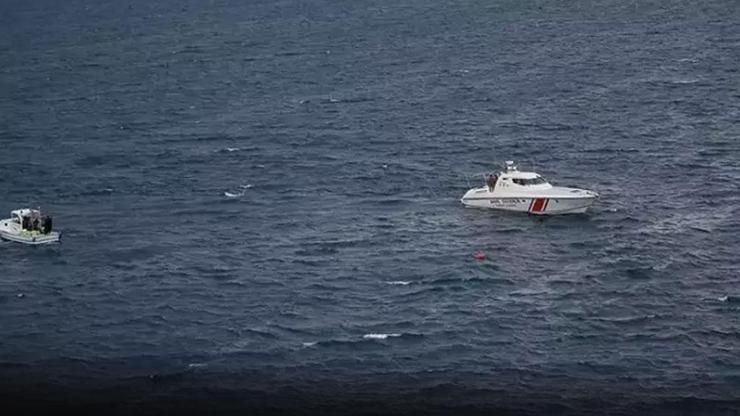 Muğlada 8 kişinin bulunduğu fiber tekne battı 2 çocuk kayıp