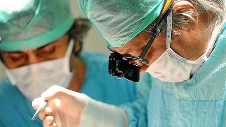 Pil yutan hasta endoskopiyle sağlığına kavuştu