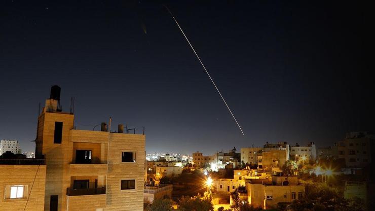 SON DAKİKA | Füzeler bir bir ateşlendi İsrail - Yemen arasında sıcak çatışma | Tel Avivde siren sesleri