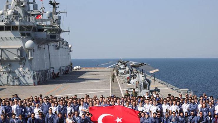 Gençler, Zafer Haftasında TCG Anadolu ile yolculuk yaptı