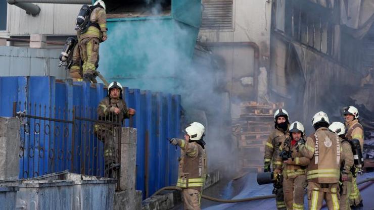 İstanbul Arnavutköyde fabrika yangını