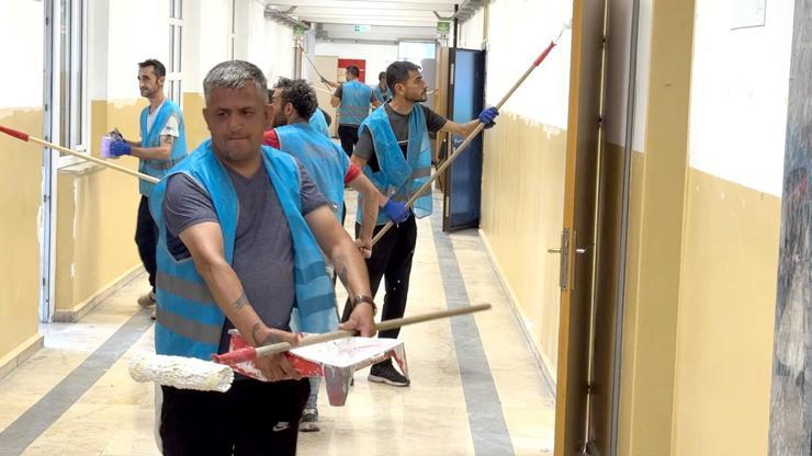 İstanbul- Avcılar ve Küçükçekmece’de denetimli serbestlik kapsamındaki yükümlüler okulları temizledi İstanbul- Avcılar ve Küçükçekmece’de denetimli serbestlik kapsamındaki yükümlüler okulları temizledi