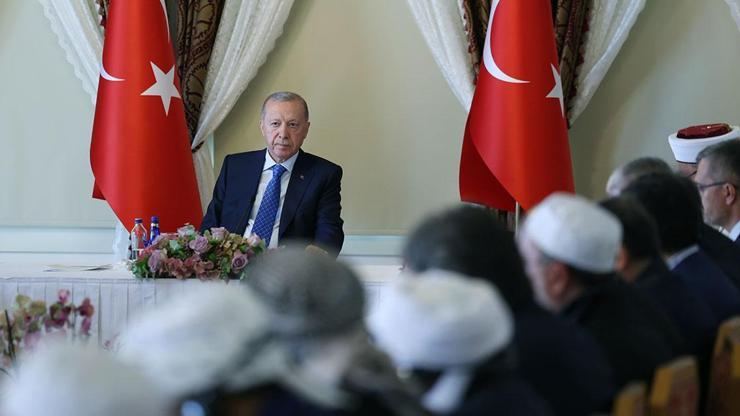 Cumhurbaşkanı Erdoğan, Dünya Müslüman Alimler Birliği Heyetini İstanbul'da kabul etti Cumhurbaşkanı Erdoğan, Dünya Müslüman Alimler Birliği Heyetini İstanbul'da kabul etti