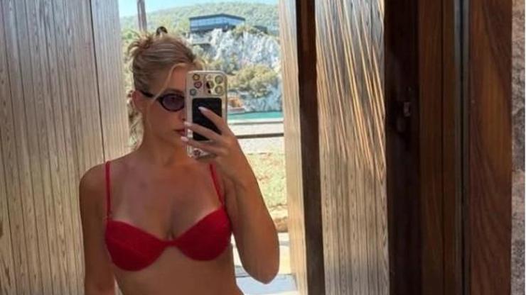 Gamze Erçel Bodrum Tatilinden Kırmızı Bikinili Pozlarla Hayran Bıraktı