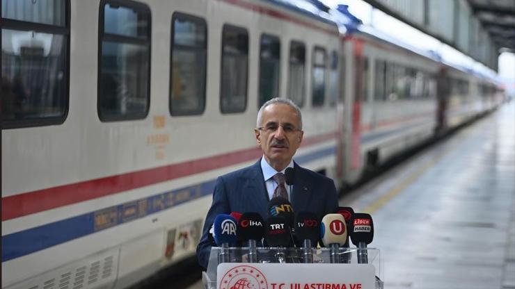 Bakan Uraloğlu, 4 Yeni Güneş Enerji Santrali ile Yıllık 1,5 Milyar Lira Tasarruf Sağlanacağını Açıkladı Bakan Uraloğlu, 4 Yeni Güneş Enerji Santrali ile Yıllık 1,5 Milyar Lira Tasarruf Sağlanacağını Açıkladı