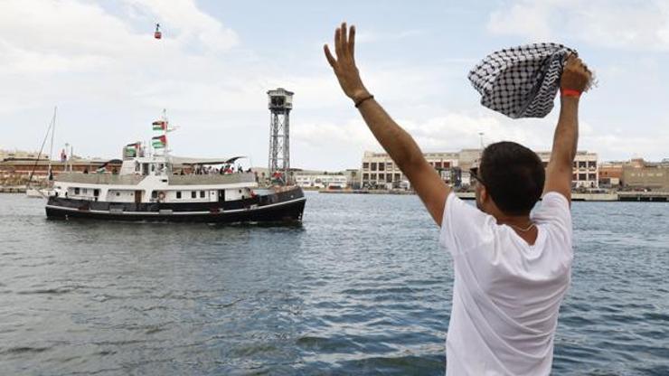 Filoda Türkiyeden doktor, aktivist, gazeteci ve sanatçılar da var Gazzedeki ablukayı kırmak için yola çıktı