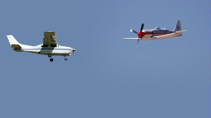 ABDde uçaklar havada çarpıştı: 1ölü, 3 yaralı