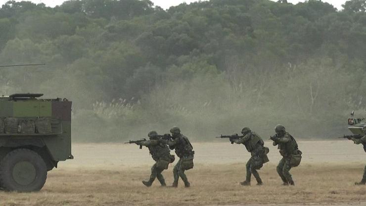 Pekinde gövde gösterisi: Çinden Tayvan ve ABDye mesaj