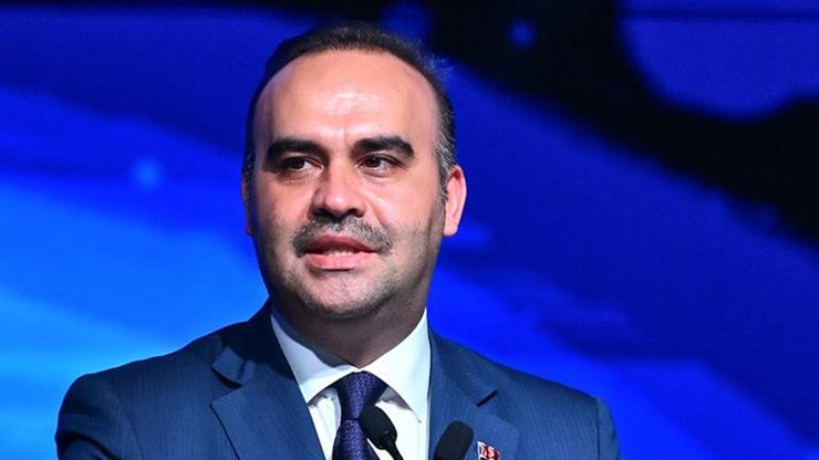 Bakan Kacır'dan Özel'e çekirgeli roket göndermesi Bakan Kacır'dan Özel'e çekirgeli roket göndermesi