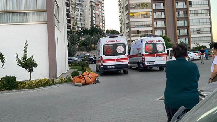 Boşanma aşamasındaki eşini çocuklarının gözü önünde öldürdü Boşanma aşamasındaki eşini çocuklarının gözü önünde öldürdü