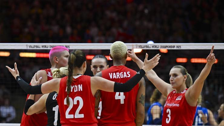 Filenin Sultanları, Kadınlar Dünya Voleybol Şampiyonası finalinde İtalya'ya 3-2 kaybetti Filenin Sultanları, Kadınlar Dünya Voleybol Şampiyonası finalinde İtalya'ya 3-2 kaybetti