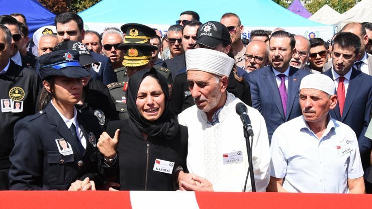 İzmir'de şehit 2 polis için tören
