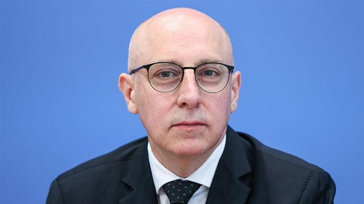 Almanya'da iç istihbaratın başına bir Türk atandı Almanya'da iç istihbaratın başına bir Türk atandı