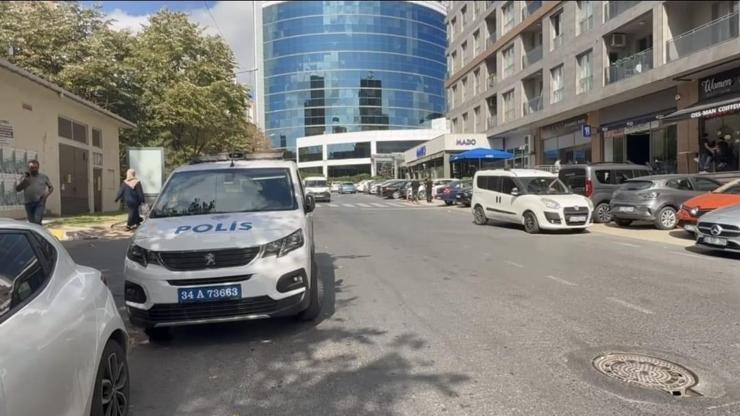 İstanbul'da dehşet! Boşanma aşamasındaki eşini pompalı tüfekle vurarak kaçtı... İstanbul'da dehşet! Boşanma aşamasındaki eşini pompalı tüfekle vurarak kaçtı...