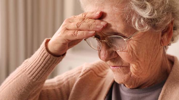 Basit Bir Unutkanlık Değil, İlerleyici Bir Beyin Hastalığı Türkiyede Bugün 700 Bin Hasta Var, 2050de 2 Katından Fazla Artacak... Alzheimer Hakkında Korkutan Uyarı: En Kritik Belirti İşte Bu