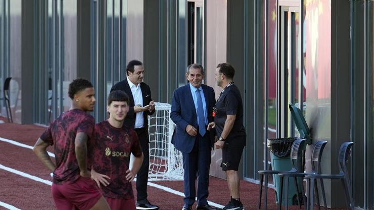 Galatasaray yönetimi Beşiktaş derbisine prim belirledi! Galatasaray yönetimi Beşiktaş derbisine prim belirledi!