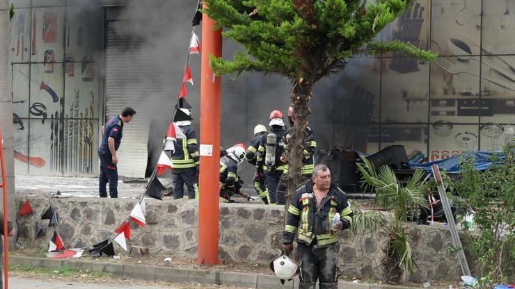Trabzon’da alışveriş merkezinde yangın / Ek fotoğraflar