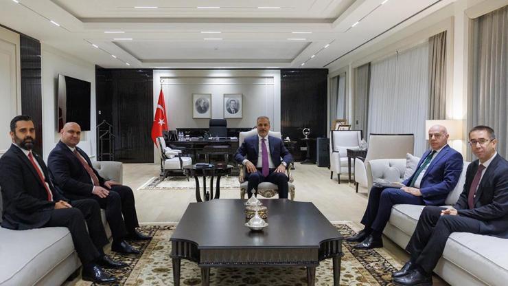 Dışişleri Bakanı Hakan Fidan, Irak Türkmen Cephesi Başkanı Ağaoğlu'nu kabul etti